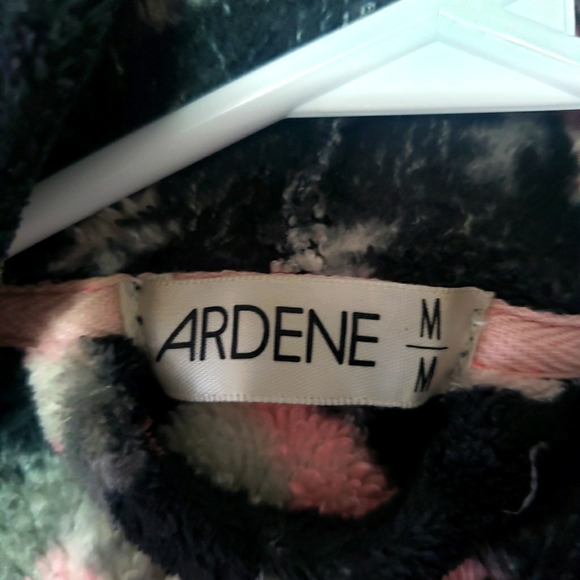 Girl Rob M - Picture 3 of 3